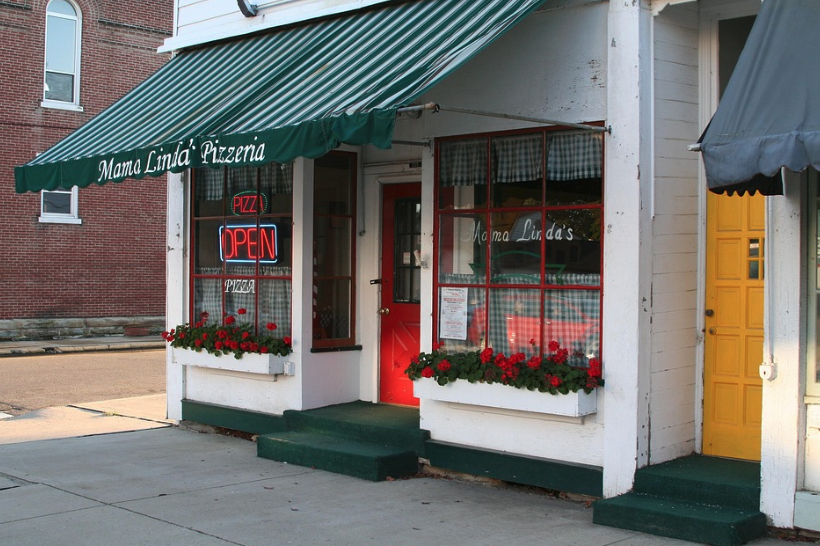 Simple Ways to Shop Local This Season